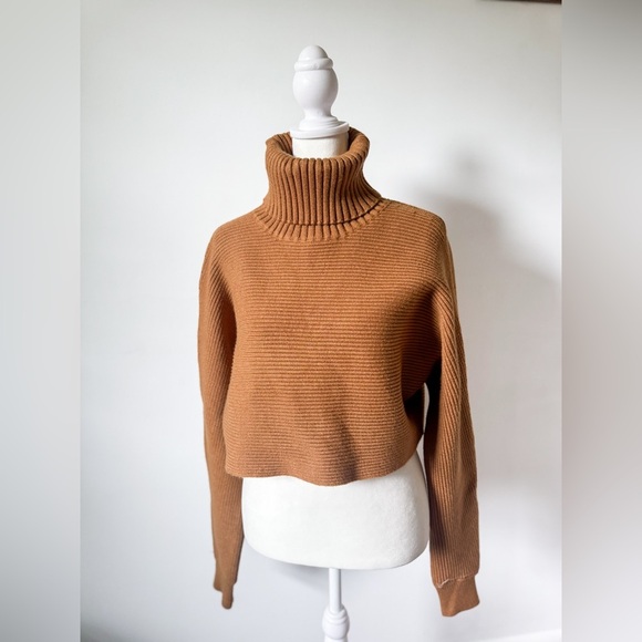 House of Harlow Cropped Cognac Turtleneck Sweater - Picture 4 of 9